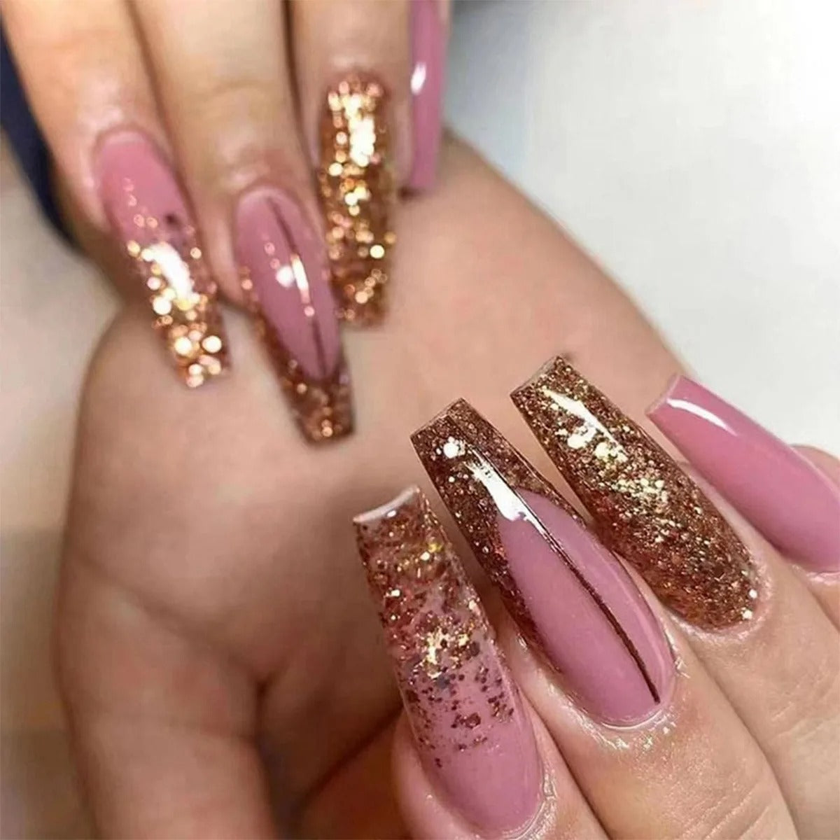 Presson Chic - 24 pieces pink nails with design | Quick to apply & elegant for any occasion