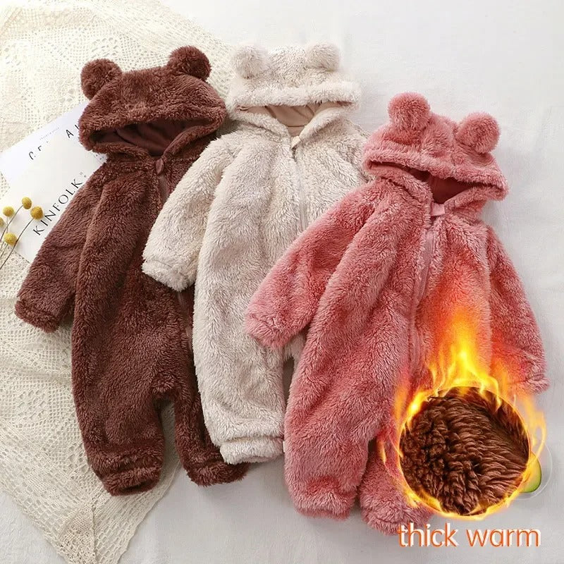 CozyCub Flannel Romper – Flauschiger Winterstrampler für Babys