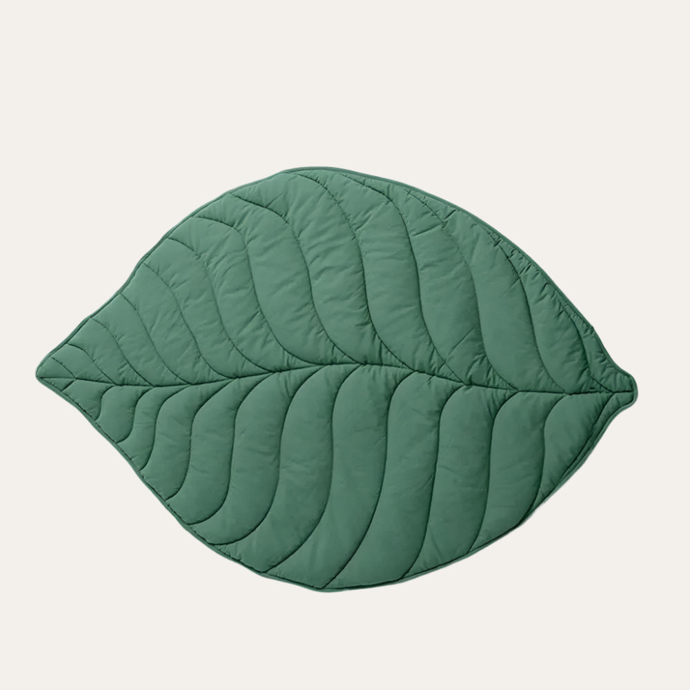 LeafPaws Blanket - Stylish dog blanket in leaf shape with soft padding & versatile use