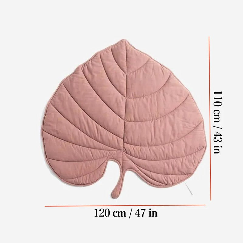 LeafPaws Blanket - Stylish dog blanket in leaf shape with soft padding & versatile use