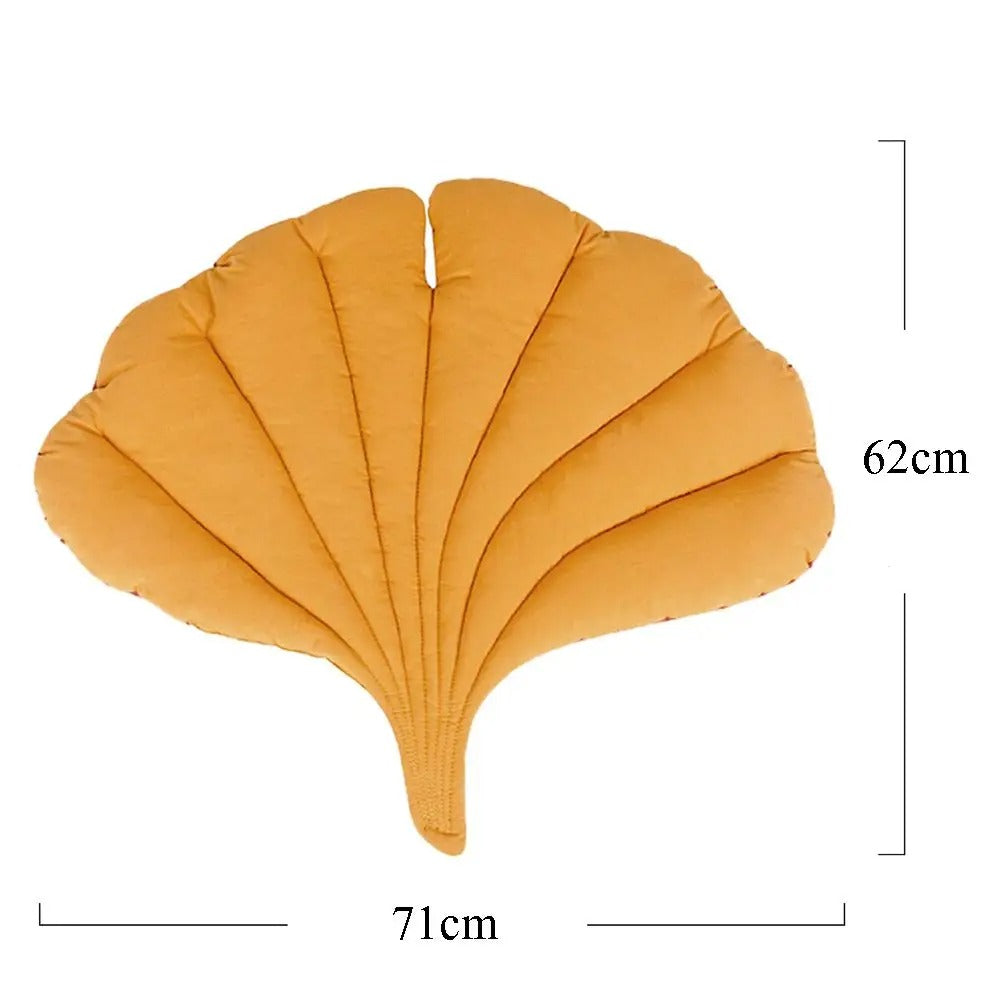 LeafPaws Blanket - Stylish dog blanket in leaf shape with soft padding & versatile use