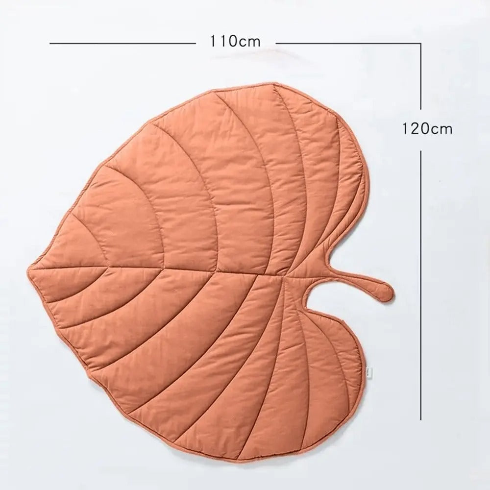 LeafPaws Blanket - Stylish dog blanket in leaf shape with soft padding & versatile use
