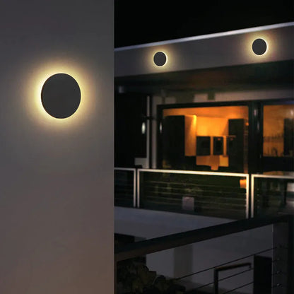 Orr Outdoor Wall Lamp - Minimalist LED wall light in round or square, IP65