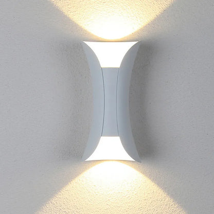 Orr Curved Outdoor LED Light - Weatherproof wall light with IP65 protection