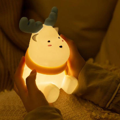 NORDDEER – Lámpara de mesa decorativa de reno con luz LED integrada