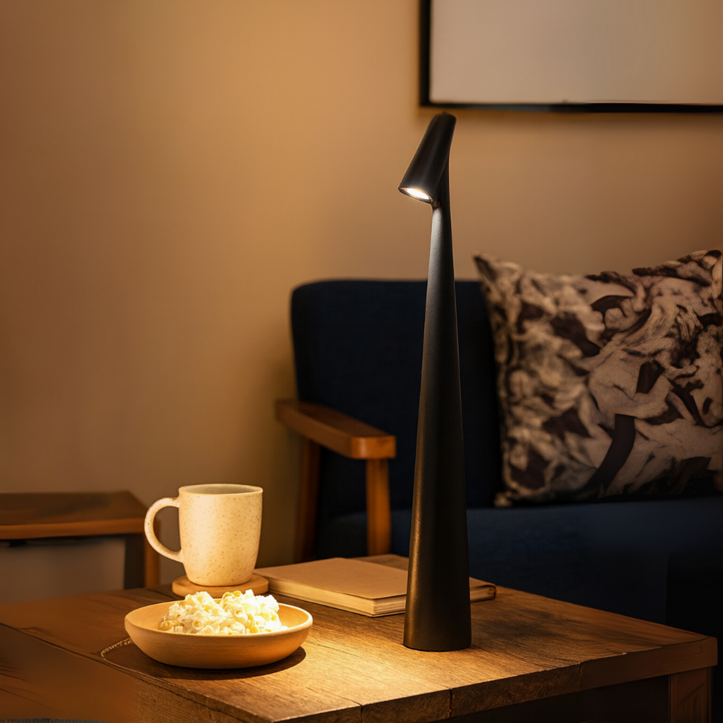 Metal table lamp - Rechargeable & stylish for indoors & outdoors