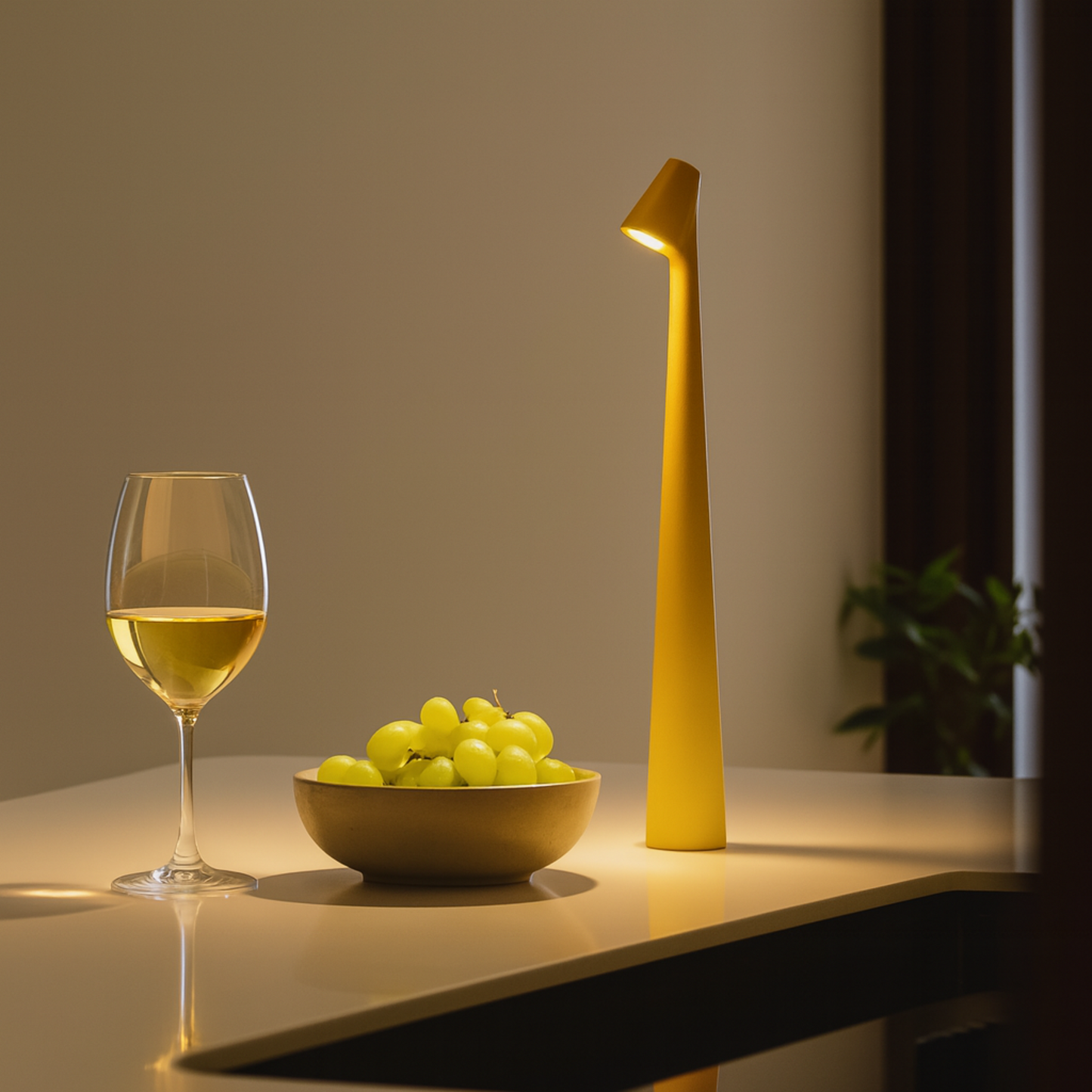 Metal table lamp - Rechargeable & stylish for indoors & outdoors