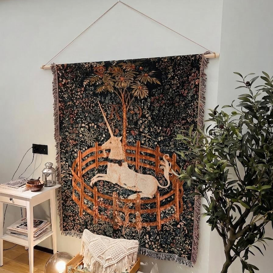 UNICORVIA – Arazzo medievale con unicorno e frange