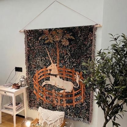 UNICORVIA – Arazzo medievale con unicorno e frange