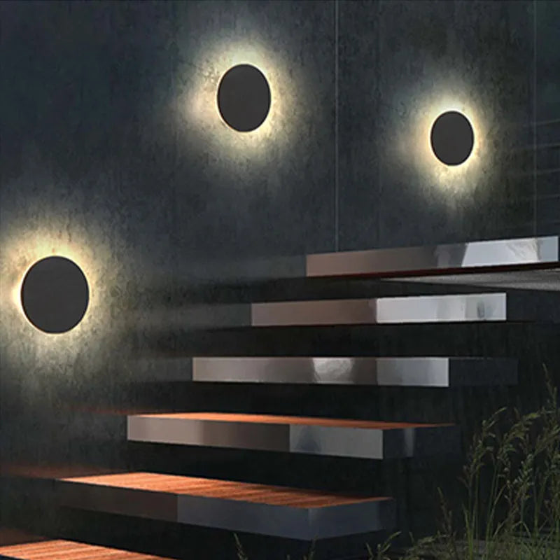 Orr Outdoor Wall Lamp - Minimalist LED wall light in round or square, IP65