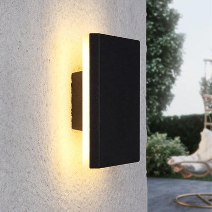 Orr Outdoor Wall Lamp - Minimalist LED wall light in round or square, IP65