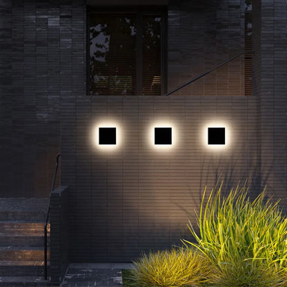 Orr Outdoor Wall Lamp - Minimalist LED wall light in round or square, IP65