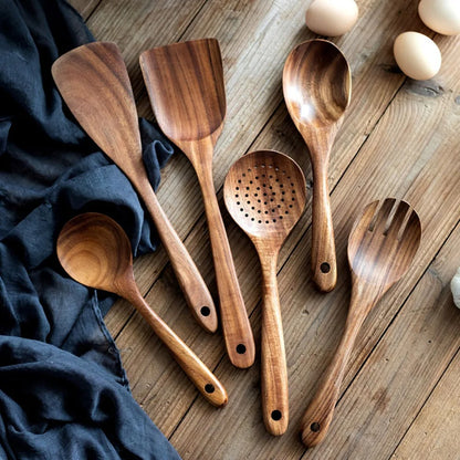 Set de utensilios de cocina de madera de teca – Elegantes utensilios de cocina para ayudantes modernos en la cocina