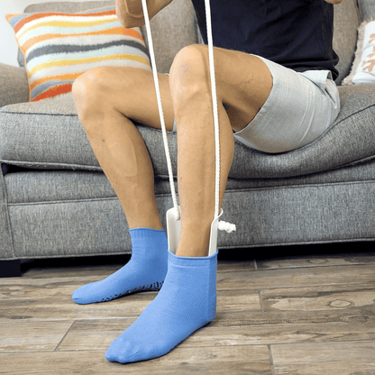 SOCKLIFT – Aiuto per infilare i calzini senza sforzo