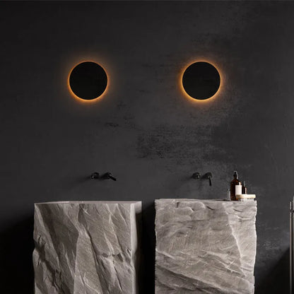Orr Outdoor Wall Lamp - Minimalist LED wall light in round or square, IP65