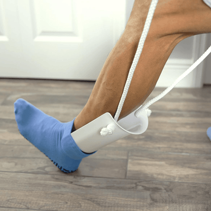 SOCKLIFT – Aiuto per infilare i calzini senza sforzo