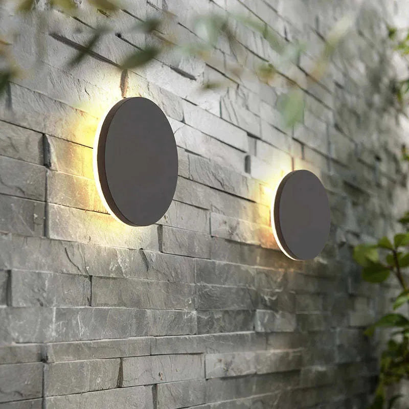 Orr Outdoor Wall Lamp - Minimalist LED wall light in round or square, IP65