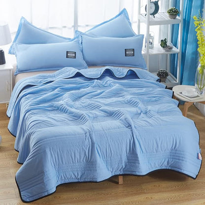 AQUACHILL - Kühlende Kuscheldecke Für Erfrischenden Komfort Und Atmungsaktive Entspannung 6
