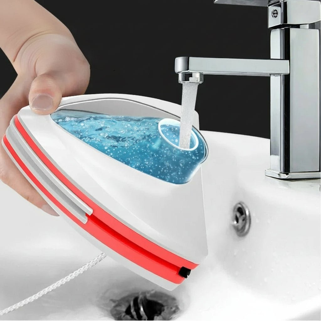 AQUAPANE – Magnetischer, doppelseitiger Glasreiniger mit Wassereinfüllkammer 1