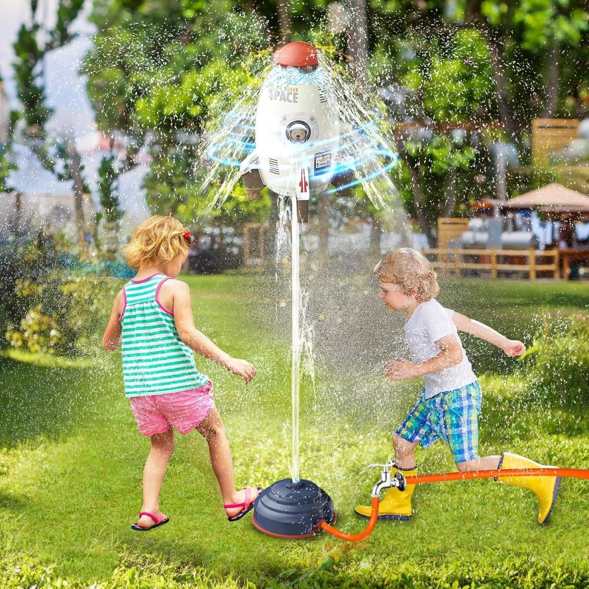 Kids' Spray Fun – 360° Rotating Water Enjoyment for Children in Summer