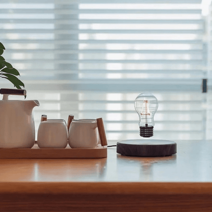 Bombilla LED flotante LumiGlide | Lámpara magnéticamente suspendida con control táctil para espacios modernos