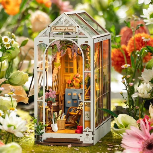 BOOKGARDEN – Gartenhaus-Bücherecke-Set für Bücherregal und einfache Montage 0