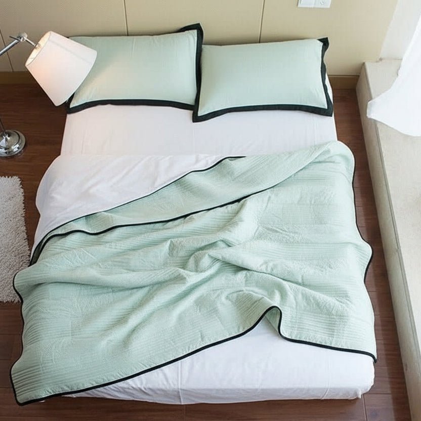 CoolBreeze Summer Cooling Blanket - Breathable cooling blanket for hot summer nights