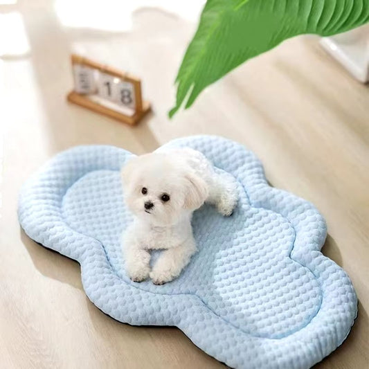 Wolkenförmige Kühlmatte für Hunde – Atmungsaktive und Bequeme Hunde Kühlmatte, Ideal für Heiße Tage-1