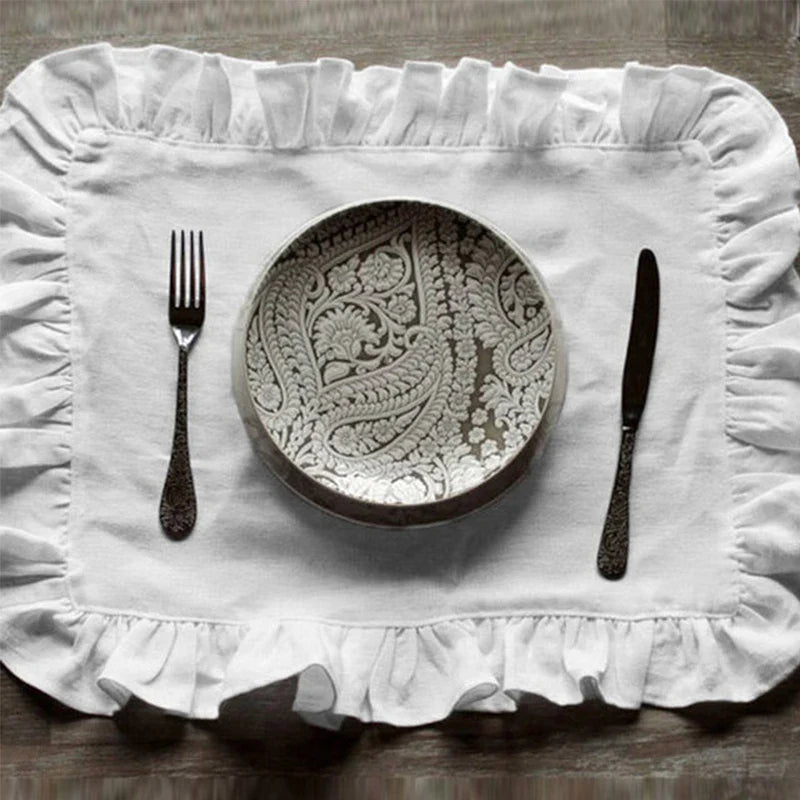 LOOMED LINEN – Serviette en lin faite à la main avec bordure délicate à volants