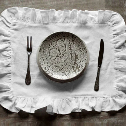 LOOMED LINEN – Serviette en lin faite à la main avec bordure délicate à volants