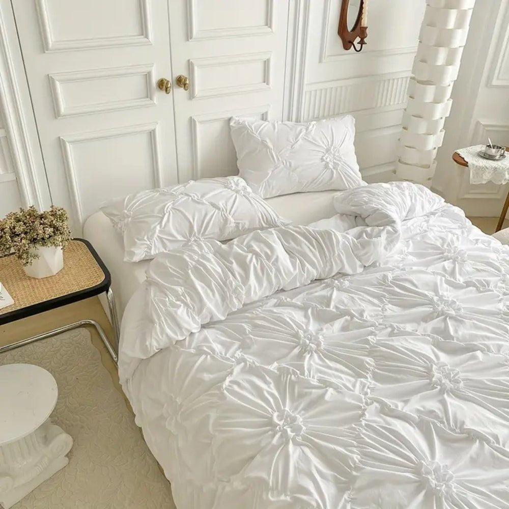 RuffledWeave Duvet Set – Elegant Ruffle Flower Duvet Cover Set made of Microfiber