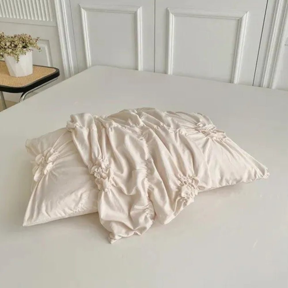 RuffledWeave Duvet Set – Elegant Ruffle Flower Duvet Cover Set made of Microfiber