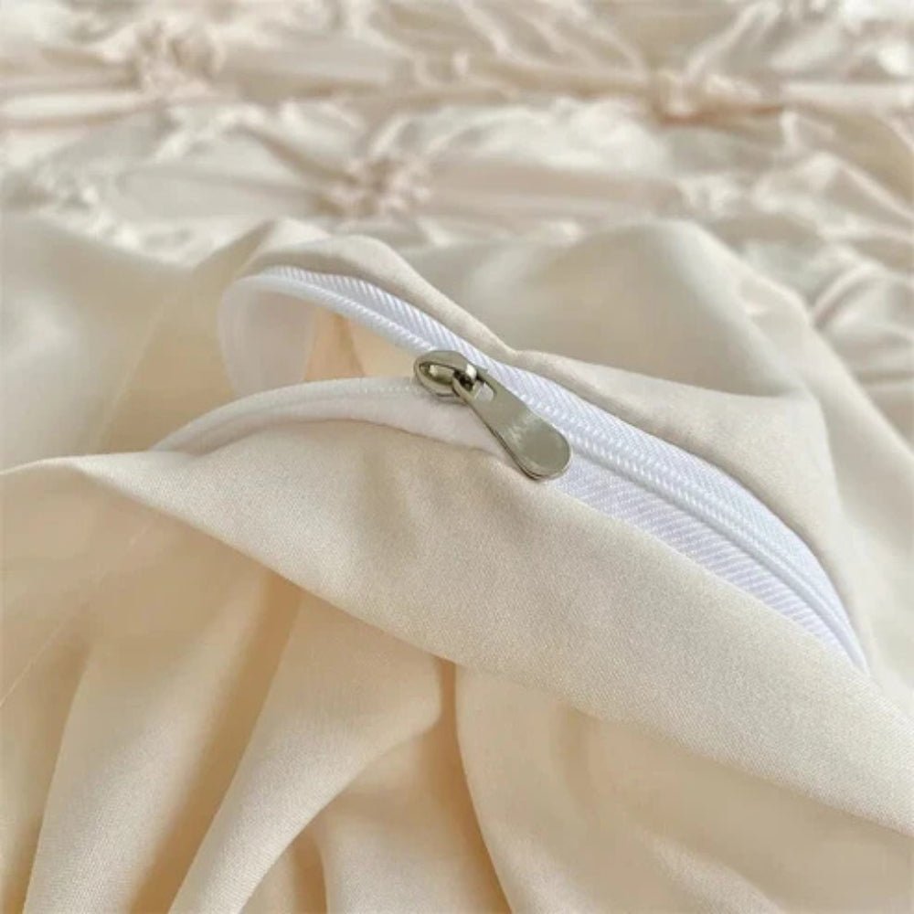RuffledWeave Duvet Set – Elegant Ruffle Flower Duvet Cover Set made of Microfiber