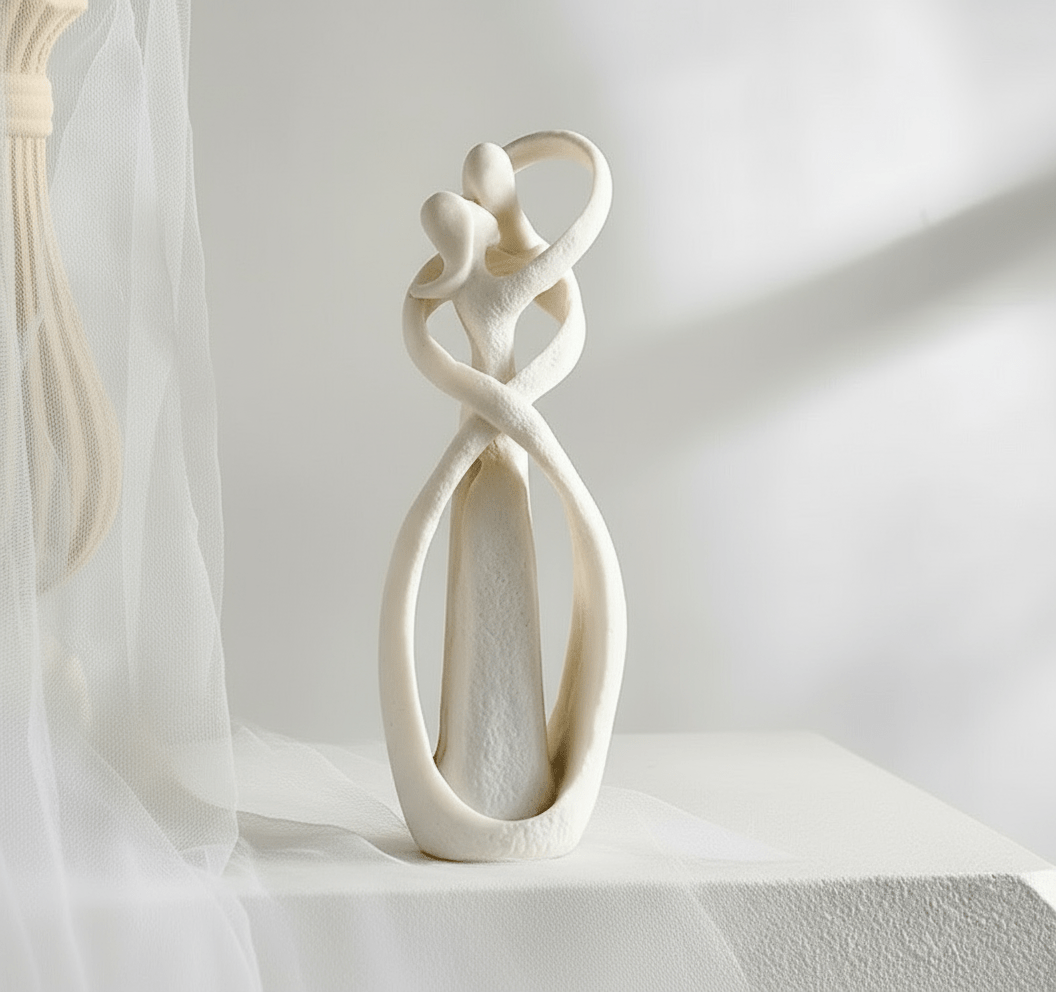 ETERNAL EMBRACE - Abstract sculpture as a symbol of timeless love