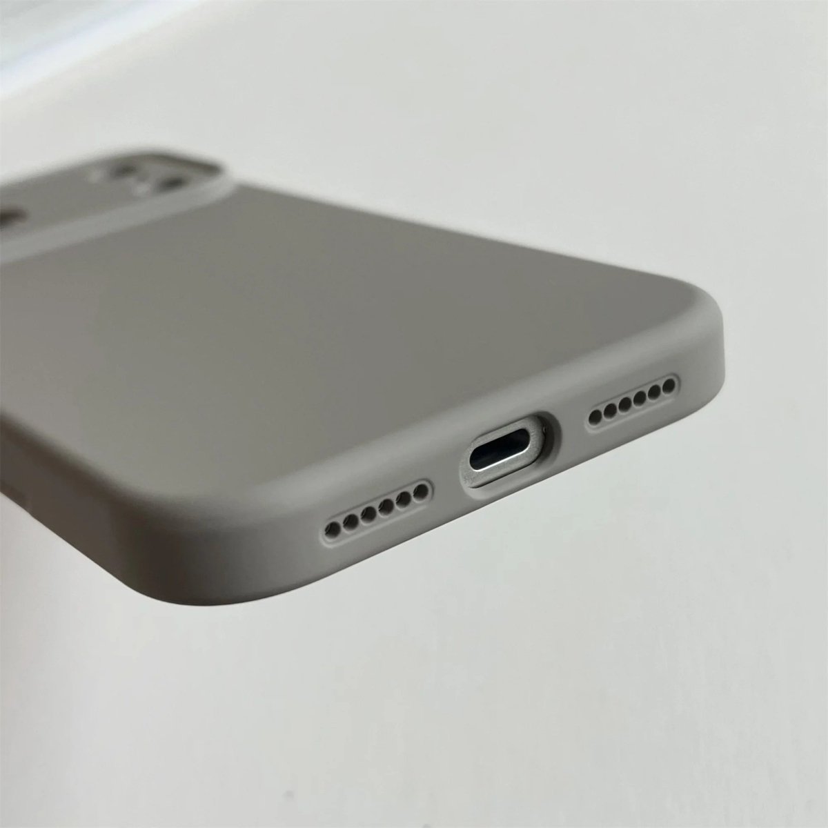 FLEXISHIELD – Stoßfeste TPU-Silikonhülle für die iPhone 16- und 17-Serie 3
