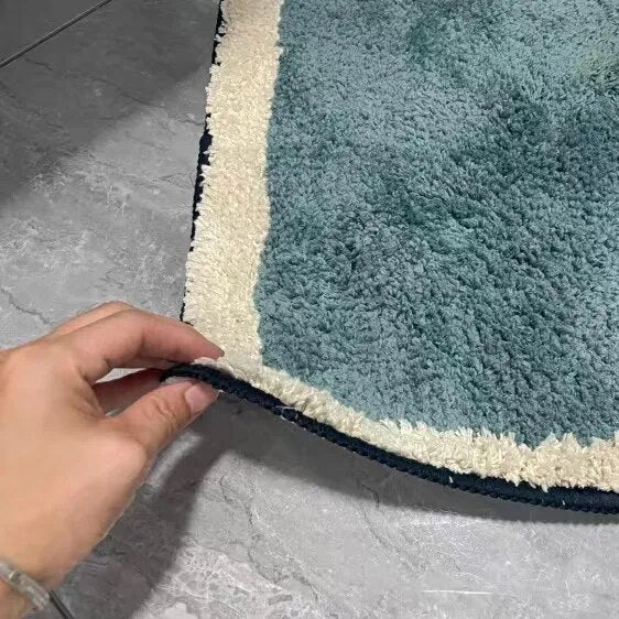 FORMIVA – Abstrakte, handgefertigte Badematte mit rutschfester Unterseite für das Badezimmer 5