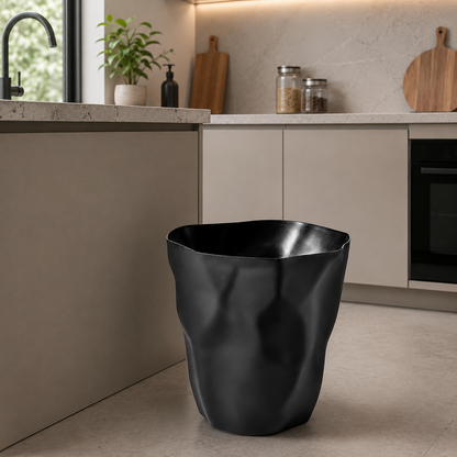 FORMAFLOW – Cubo de basura minimalista con silueta distintiva