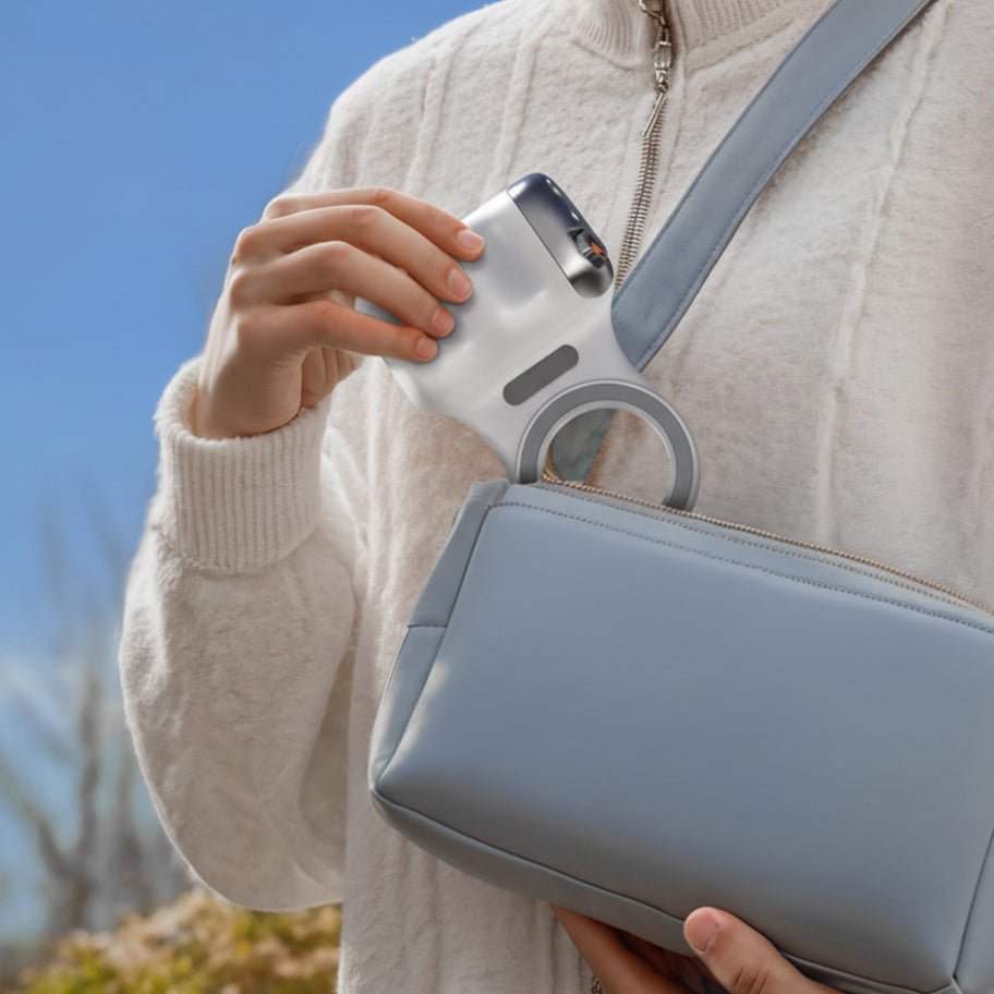SNAPGRIP – Magnetic Selfie Grip with Light & Stabilization