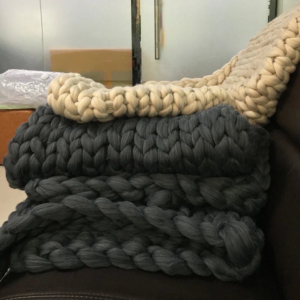 Loomora – Handmade Minky Chunky Blanket for Ultimate Comfort