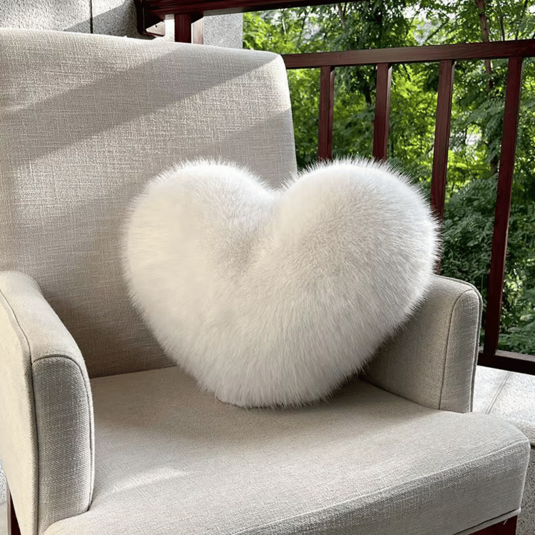 HEARTLUX – Weiches Herzkissen aus Kunstfell für moderne Wohndekoration 7