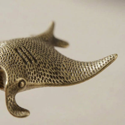 Handgefertigte Messing-Mantarochen-Skulptur – Elegante Wohndekoration mit Ozean-Thema 2