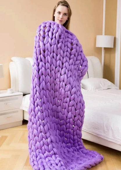 Loomora – Handmade Minky Chunky Blanket for Ultimate Comfort