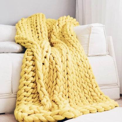 Loomora – Handmade Minky Chunky Blanket for Ultimate Comfort