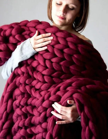 Loomora – Handmade Minky Chunky Blanket for Ultimate Comfort