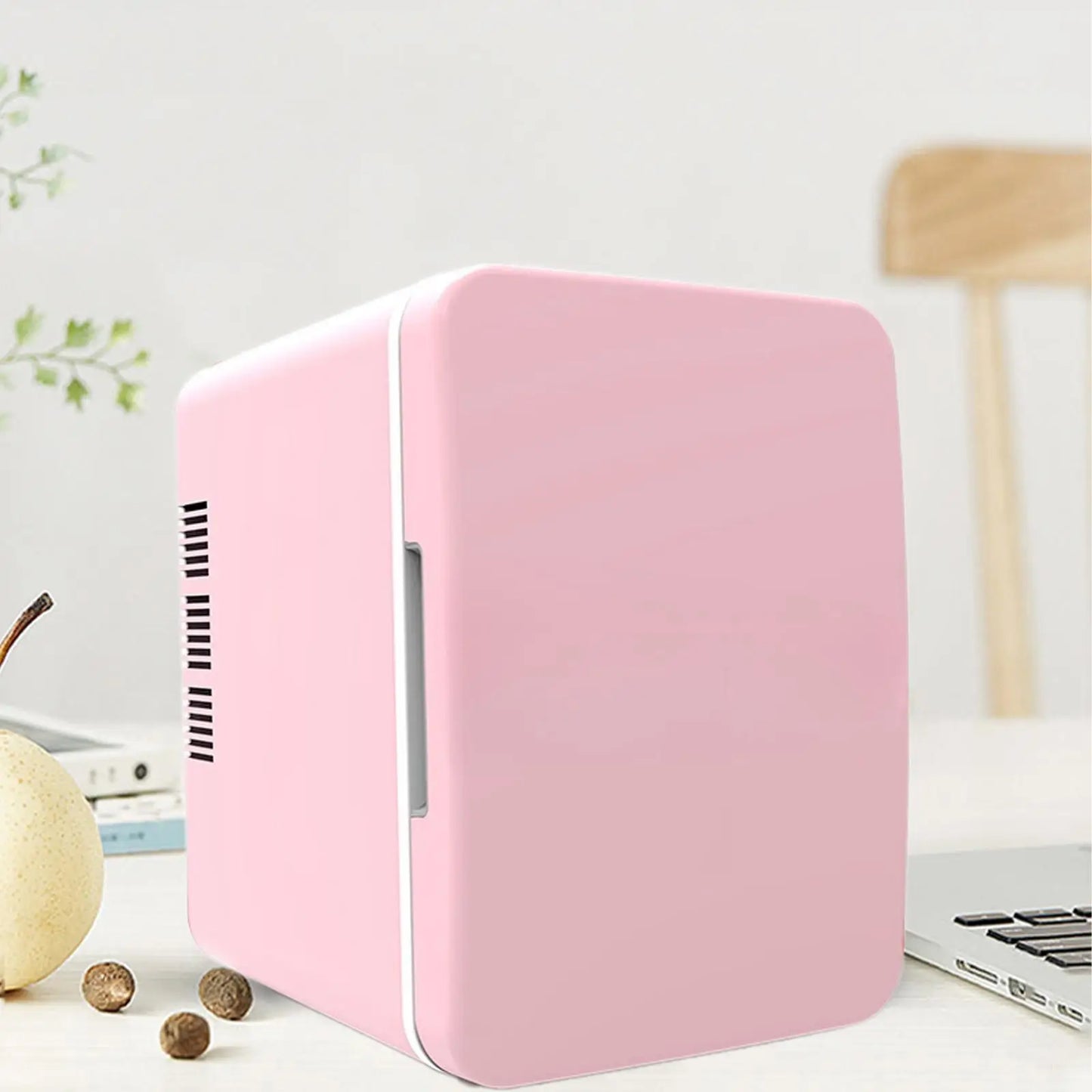 Kompakter Mini Kühlschrank 4L - Kühlt Getränke & Kosmetik, Tragbar, Klein 3