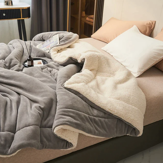 CozyLuxe – Luxurious Fleece Blanket for Comfort & Warmth