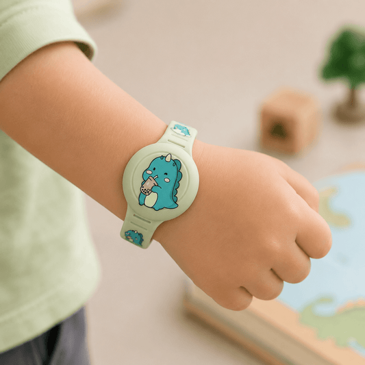 LITTLELOCATE – Colorful GPS wristband for children with a comfortably adjustable strap