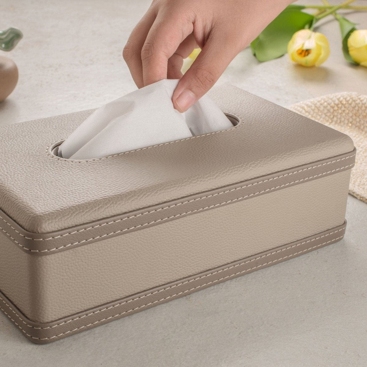 LUXETISSUE – Handgefertigte Taschentuchbox aus Kunstleder für stilvolle Organisation 9
