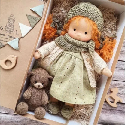 Elora – Bambola Waldorf fatta a mano in cotone per gioco creativo