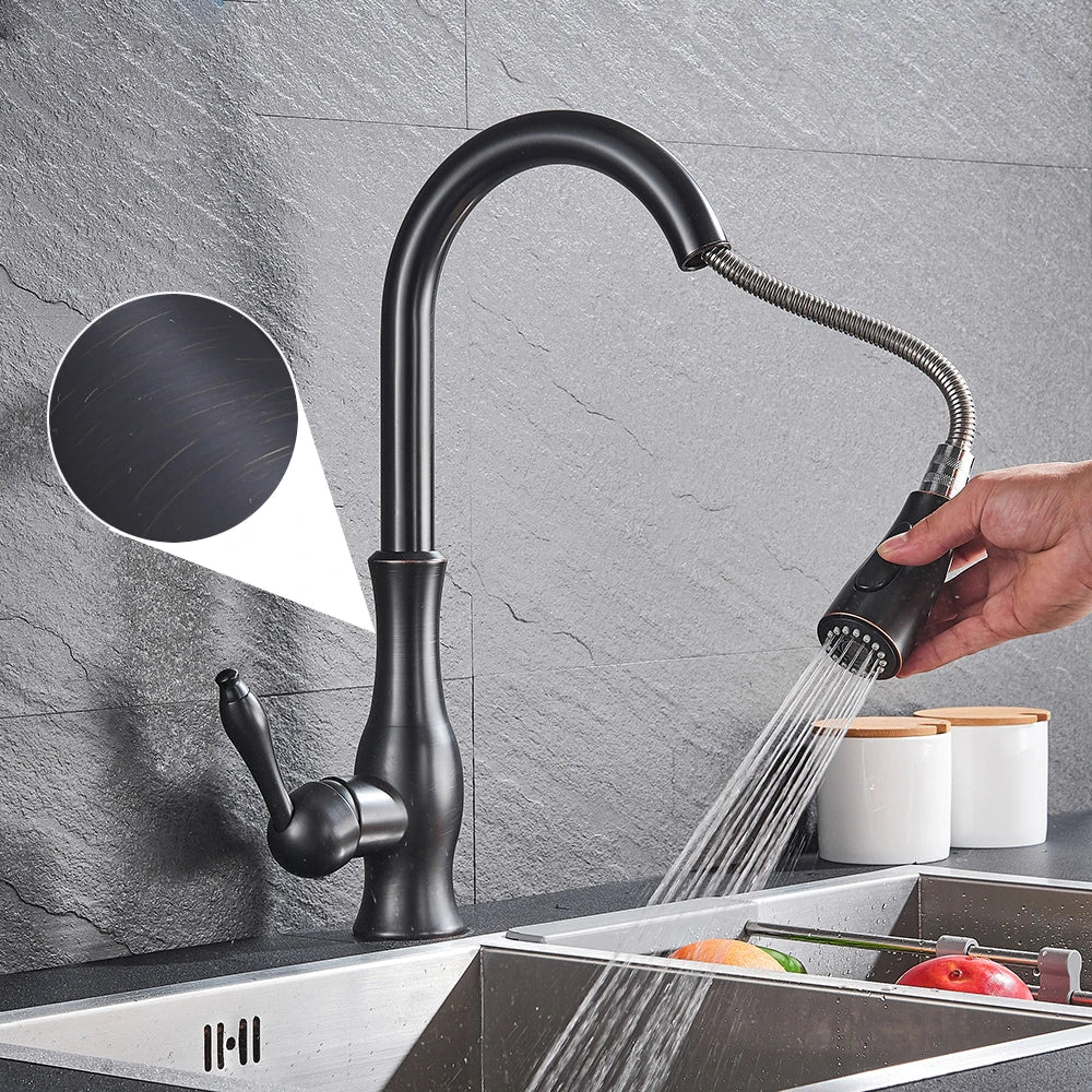 GOLDSTREAM Kitchen Mixer - Luxurious kitchen tap with pull-out spray & swivel function in a golden finish